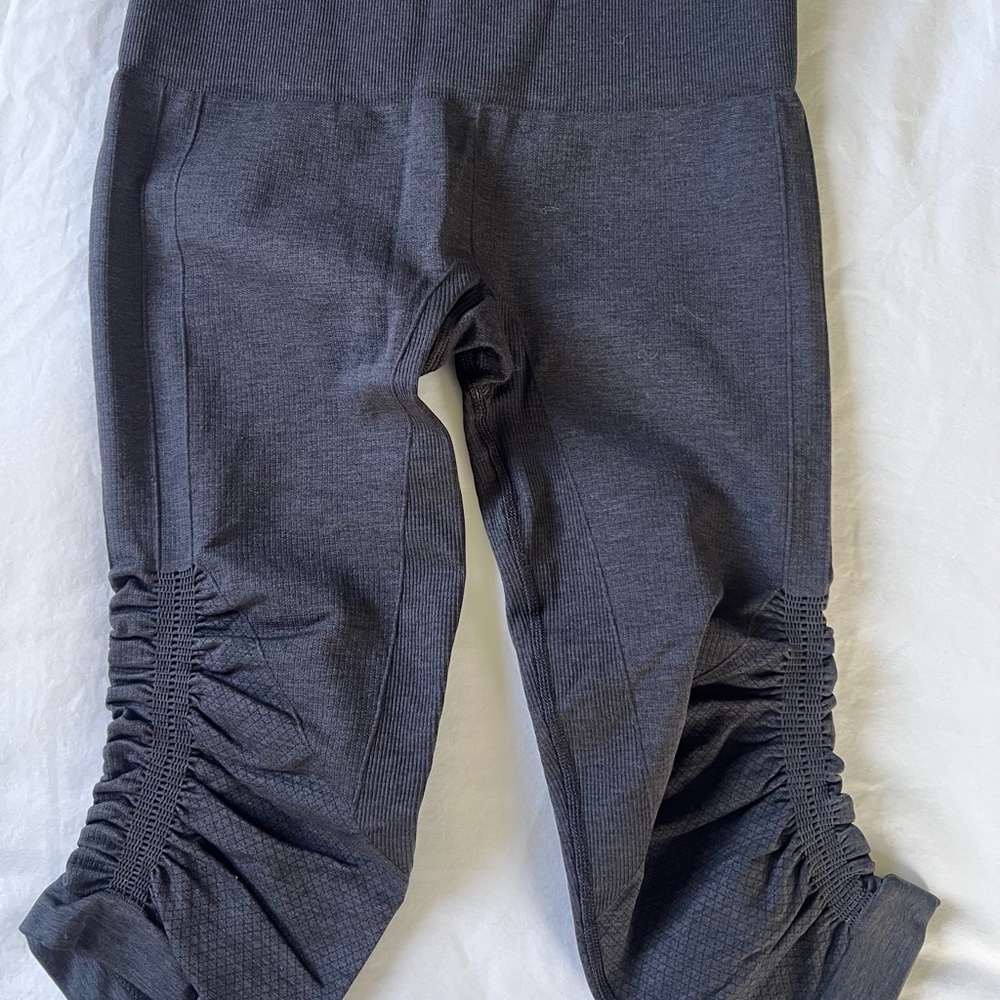 Lululemon Capri length legging.  Ruched.  Size 4